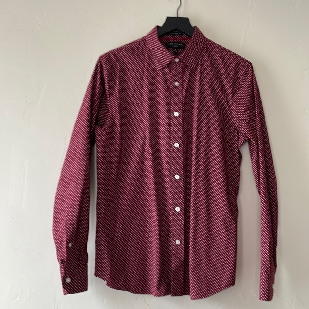 BR button-down, Untucked fit, Excellent condition, maroon, Dotted, Non-iron